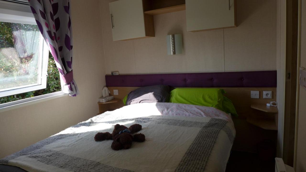 Hotel Lacs de Courtès à Estang Extérieur photo