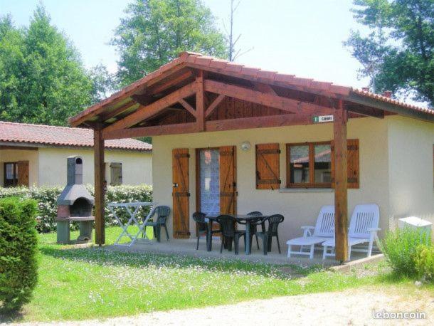 Hotel Lacs de Courtès à Estang Extérieur photo