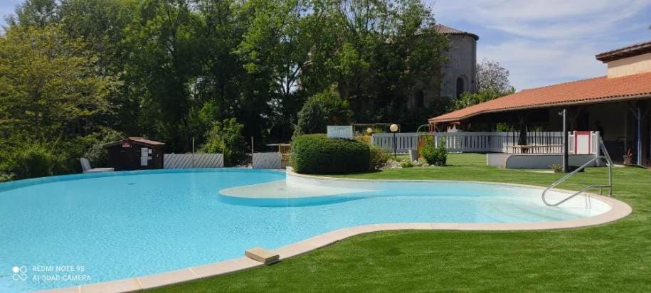 Hotel Lacs de Courtès à Estang Extérieur photo