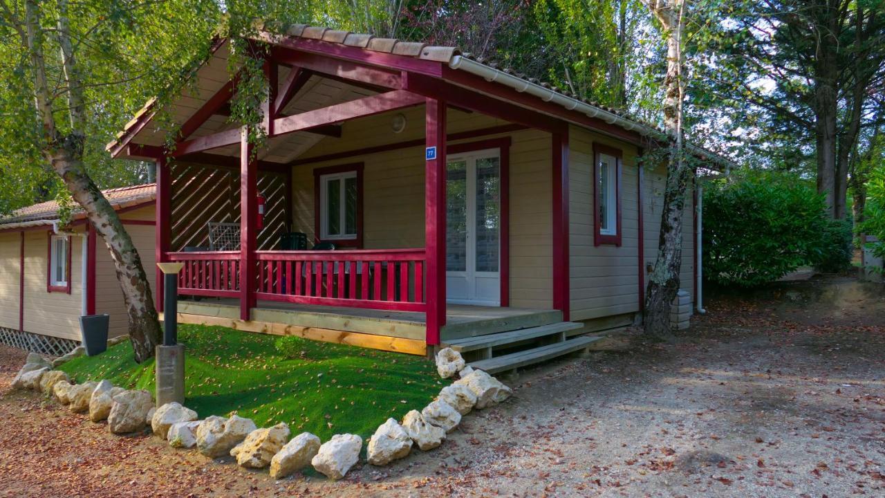 Hotel Lacs de Courtès à Estang Extérieur photo