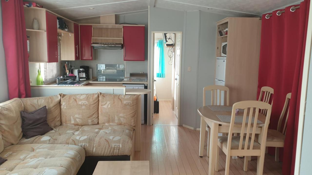 Hotel Lacs de Courtès à Estang Extérieur photo