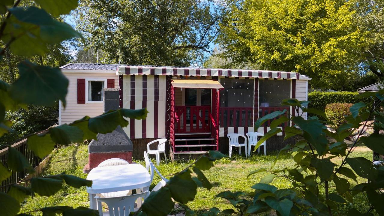 Hotel Lacs de Courtès à Estang Extérieur photo